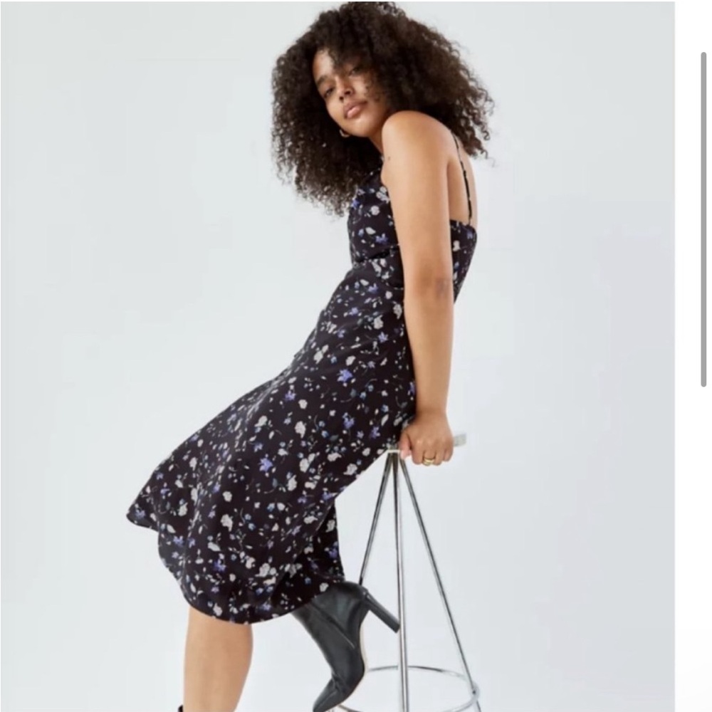 Aritzia Wilfred Naomi 100% Silk Midi Dress - Picture 4 of 10